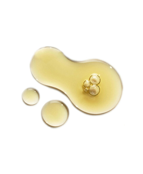 30251_neo_15_vitamin_c_serum_v2_.jpg Gul vätska mot vit bakrund.