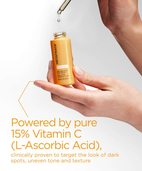 30251_neo_15_vitamin_c_serum_v3.jpeg Neostrata produkt hålls upp och innehållet visas.