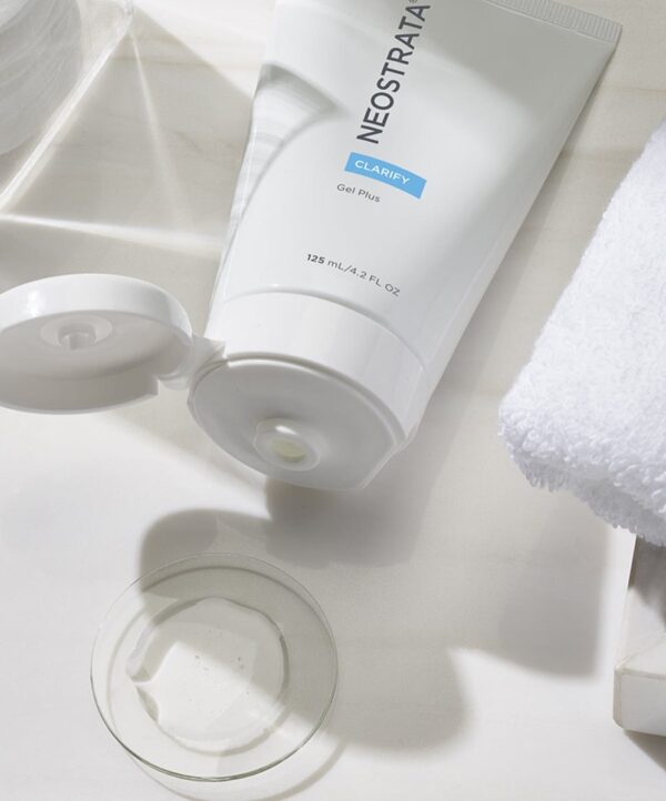 30153_neostrata_gel_plus_3.jpg Neostrata produkt mot vit bakrund med skuggor.