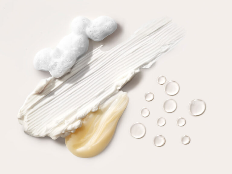 Bild på droppar och klickar av NEOSTRATAs innovativa ingredienser.